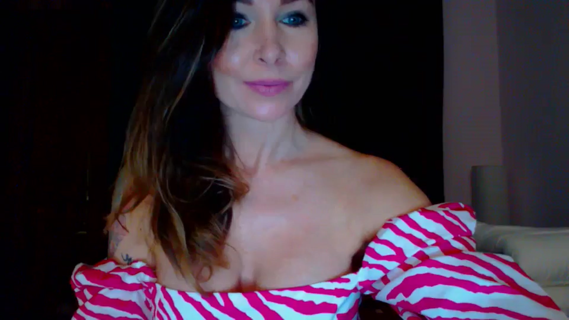 Gallery image thumbnail from Delilah_sweet's myfreecams stream on, 12/06/2023, 17:18 image 18 of 20