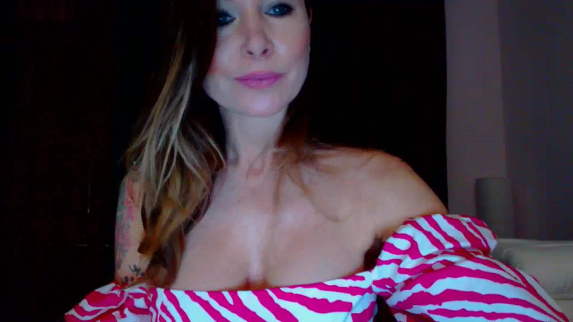 Gallery image thumbnail from Delilah_sweet's myfreecams stream on, 12/06/2023, 17:18 image 6 of 20