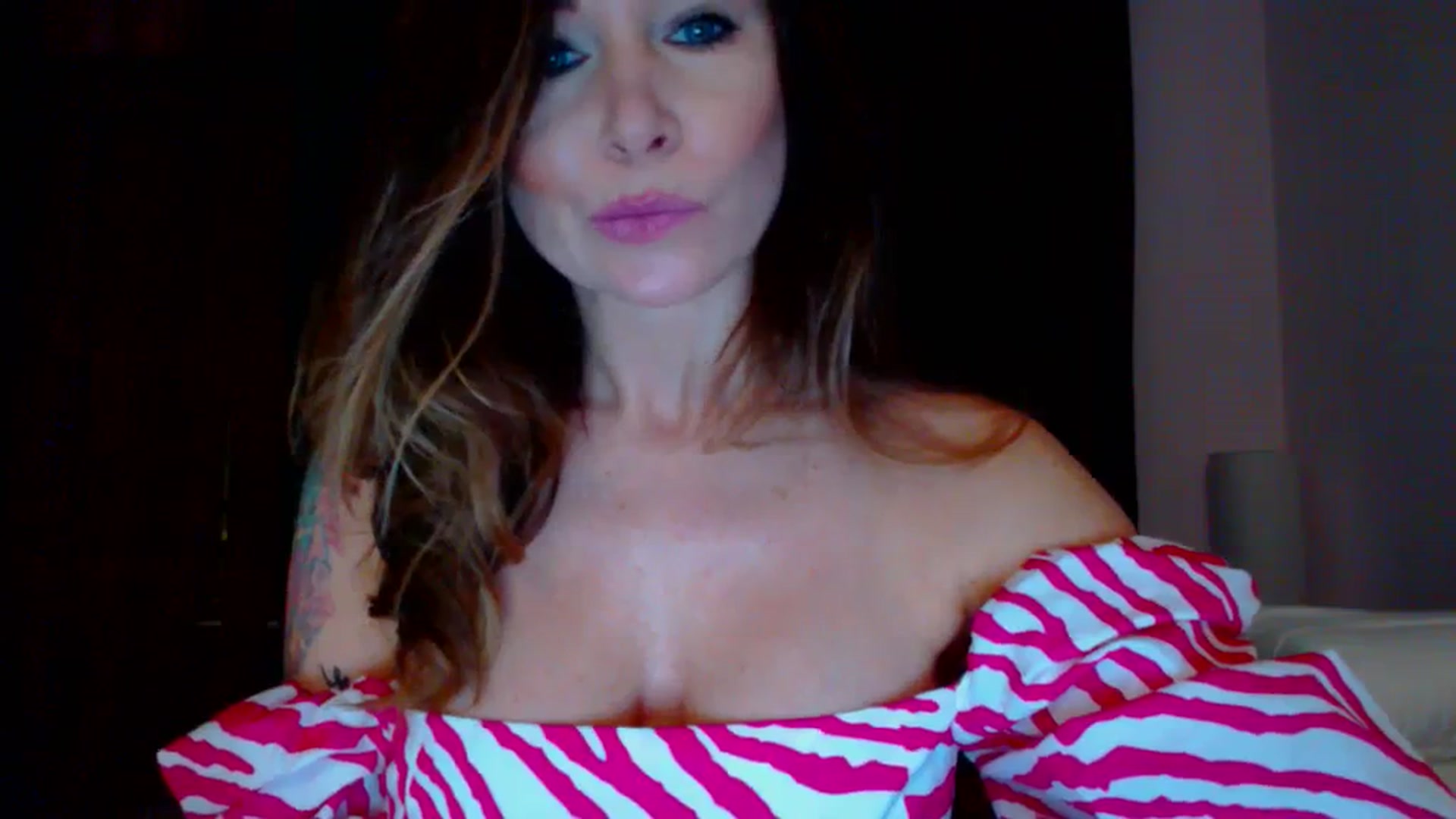 Gallery image thumbnail from Delilah_sweet's myfreecams stream on, 12/06/2023, 17:18 image 3 of 20