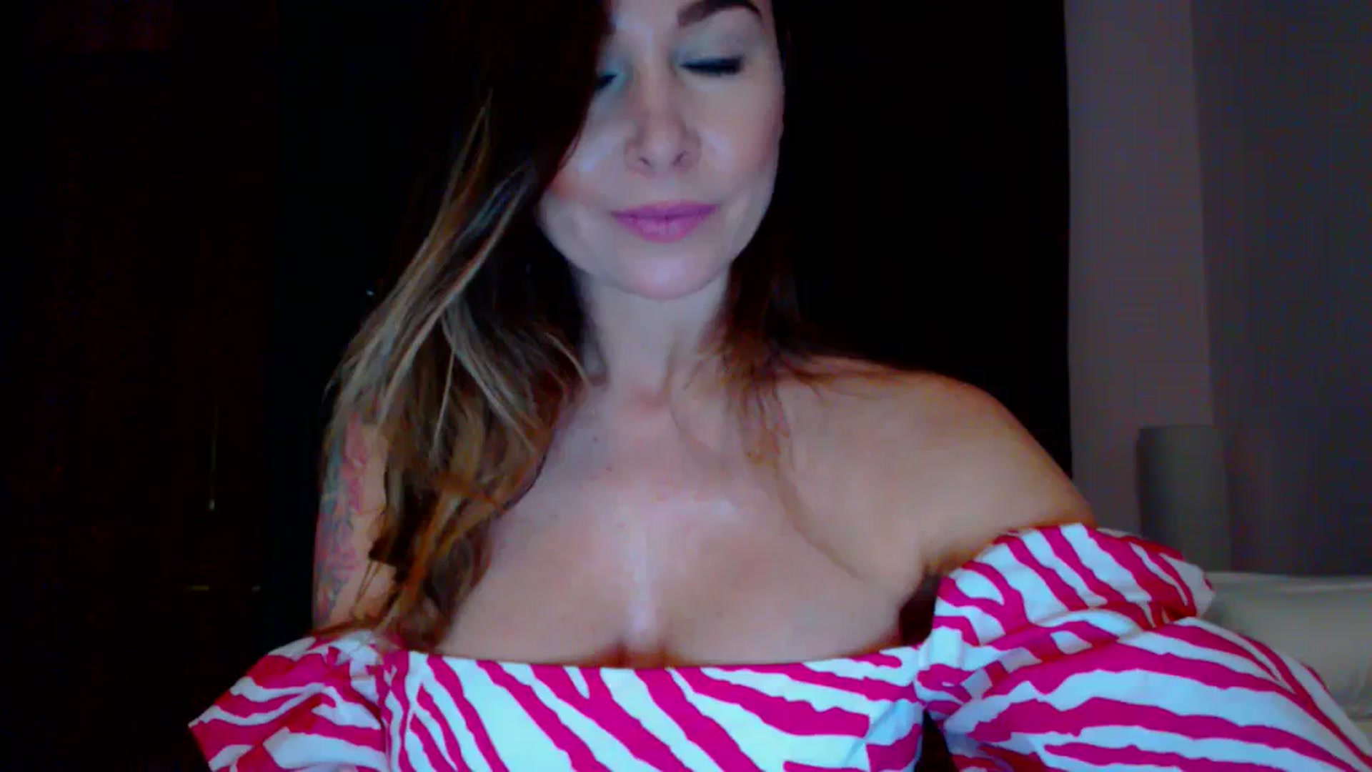 Gallery image thumbnail from Delilah_sweet's myfreecams stream on, 12/06/2023, 17:18 image 5 of 20