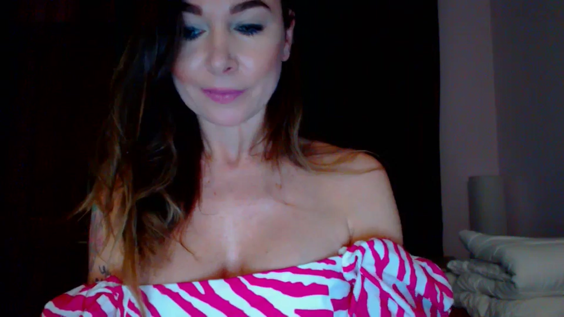 Gallery image thumbnail from Delilah_sweet's myfreecams stream on, 12/06/2023, 17:18 image 14 of 20