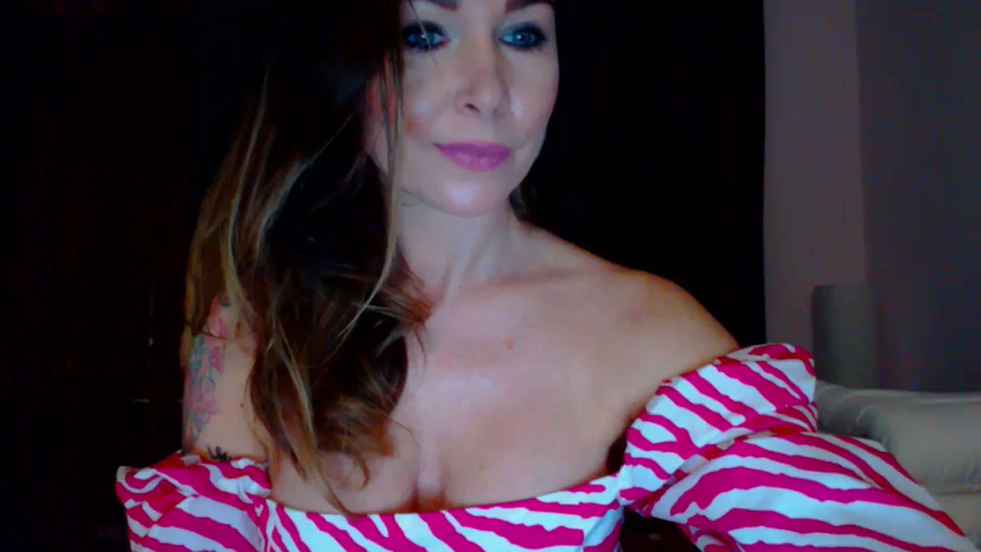 Gallery image thumbnail from Delilah_sweet's myfreecams stream on, 12/06/2023, 17:18 image 17 of 20