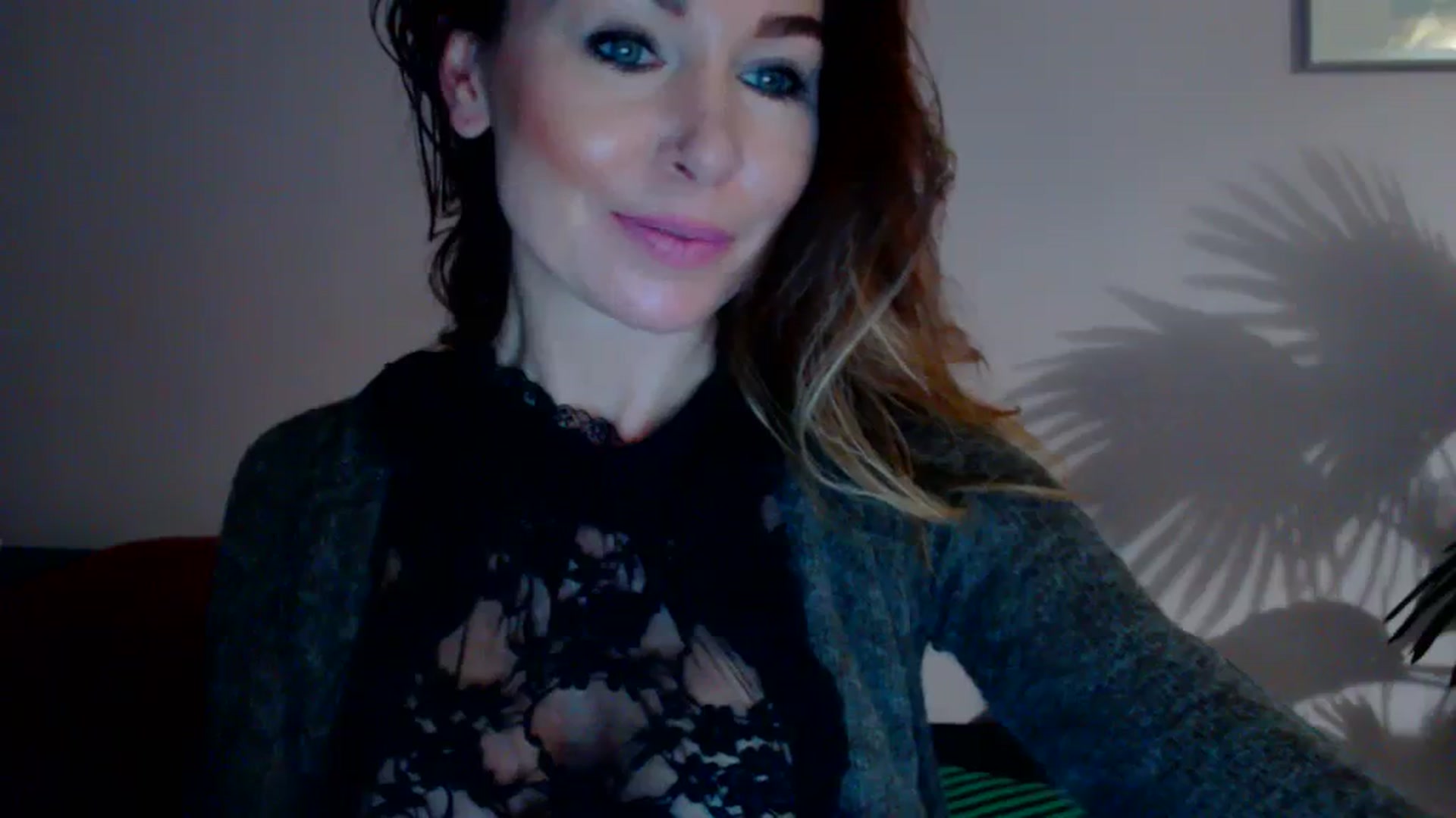 Gallery image thumbnail from Delilah_sweet's myfreecams stream on, 12/06/2023, 17:49 image 8 of 20