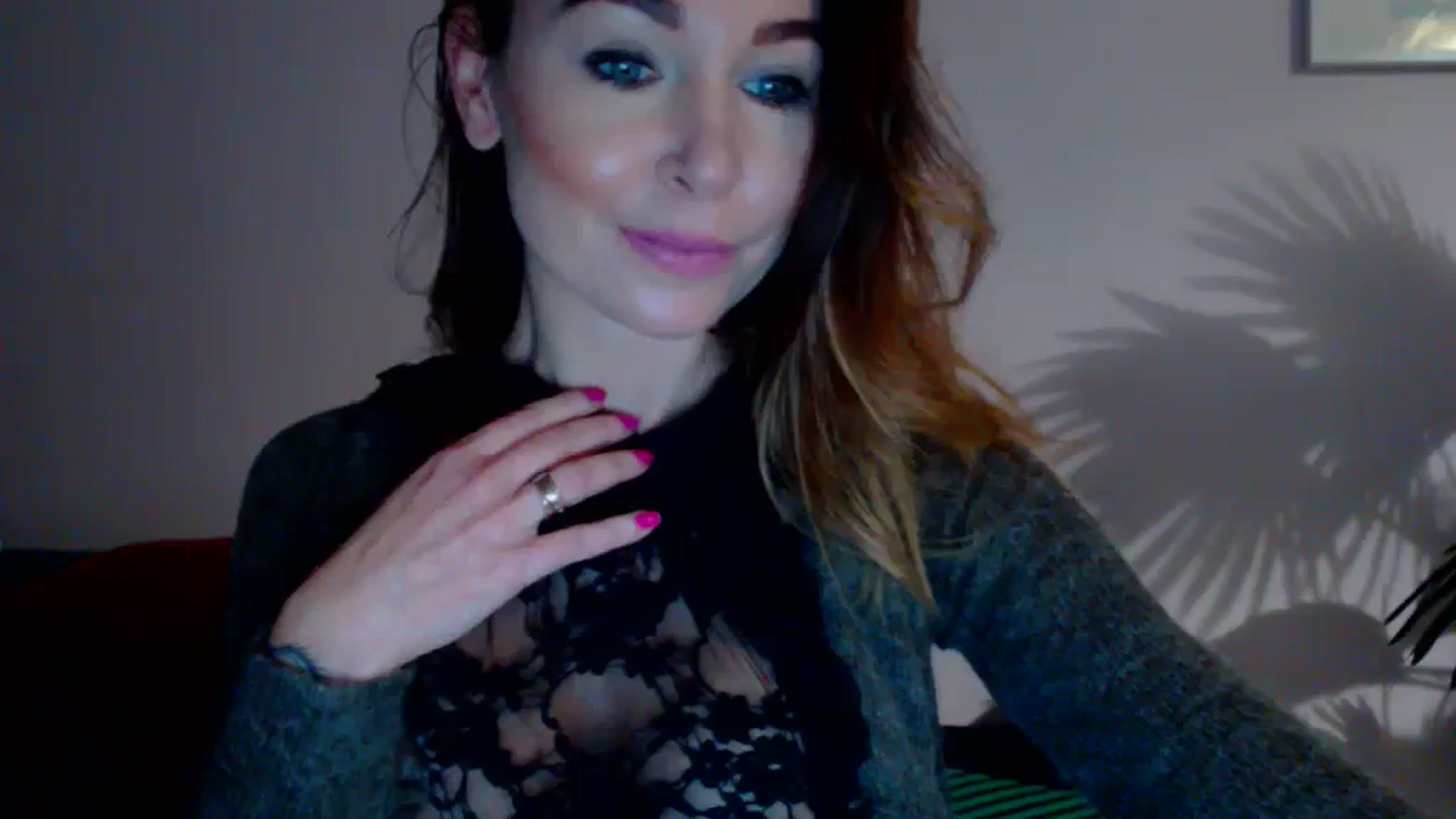 Gallery image thumbnail from Delilah_sweet's myfreecams stream on, 12/06/2023, 17:49 image 12 of 20