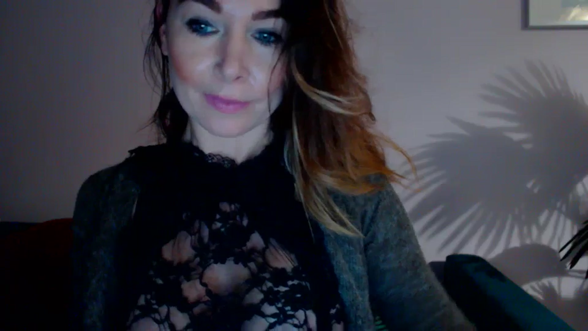 Gallery image thumbnail from Delilah_sweet's myfreecams stream on, 12/06/2023, 17:49 image 15 of 20