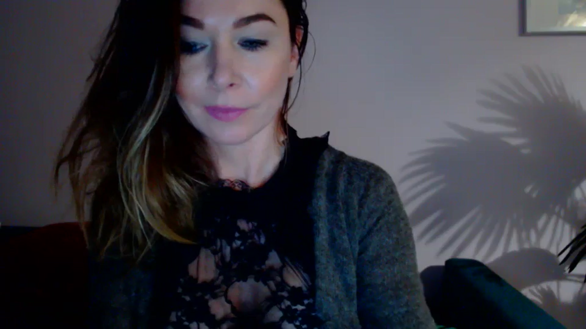 Gallery image thumbnail from Delilah_sweet's myfreecams stream on, 12/06/2023, 17:49 image 2 of 20