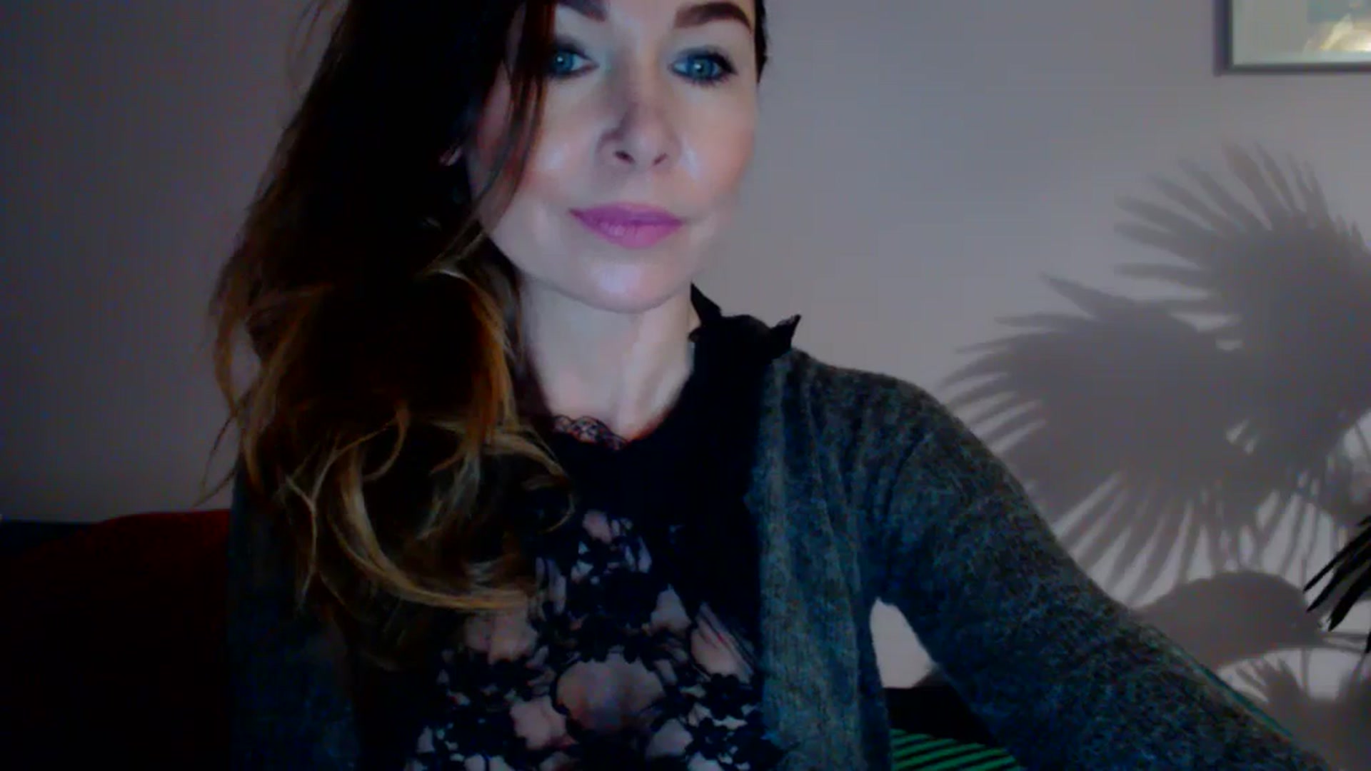 Gallery image thumbnail from Delilah_sweet's myfreecams stream on, 12/06/2023, 17:49 image 5 of 20