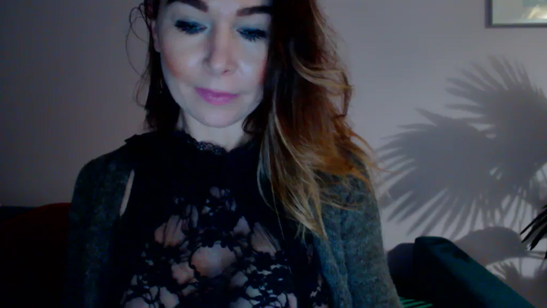 Gallery image thumbnail from Delilah_sweet's myfreecams stream on, 12/06/2023, 17:49 image 14 of 20