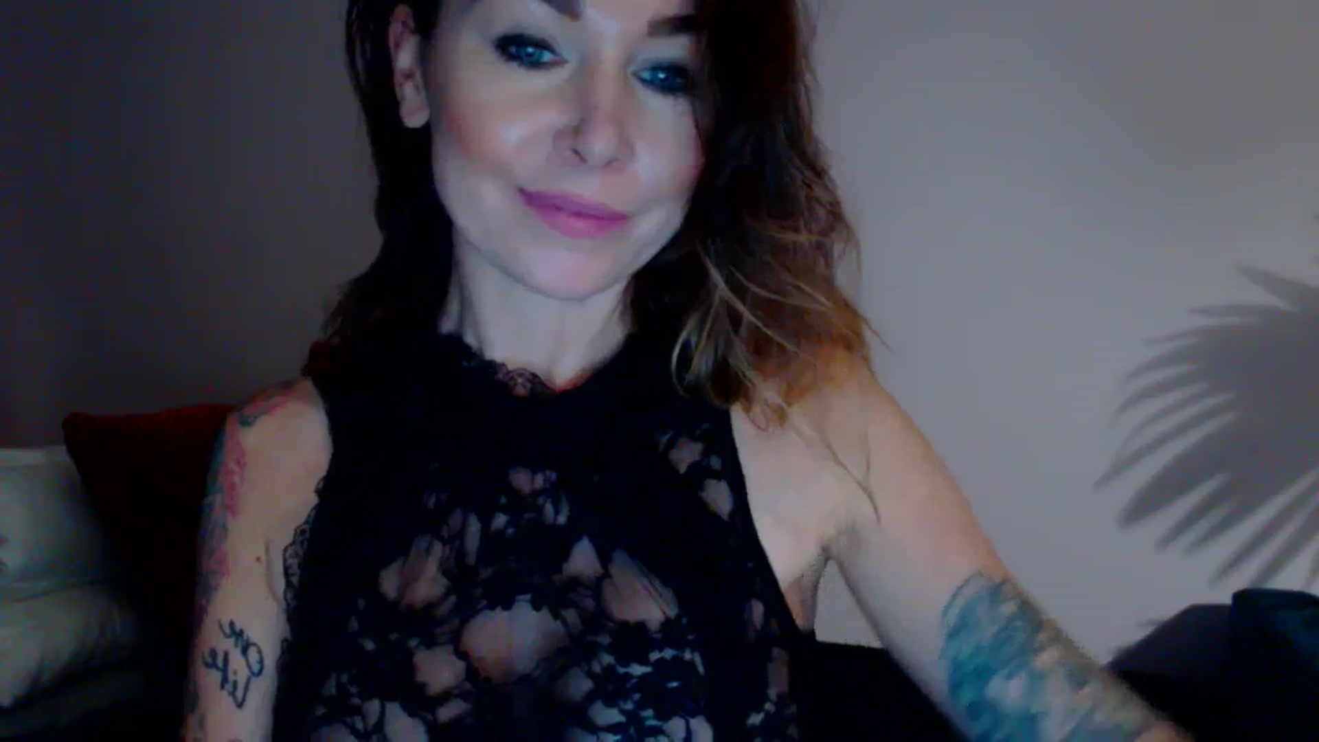 Gallery image thumbnail from Delilah_sweet's myfreecams stream on, 12/06/2023, 18:56 image 9 of 20