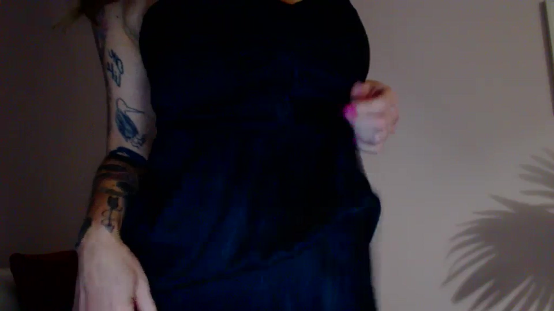 Gallery image thumbnail from Delilah_sweet's myfreecams stream on, 12/06/2023, 18:56 image 16 of 20