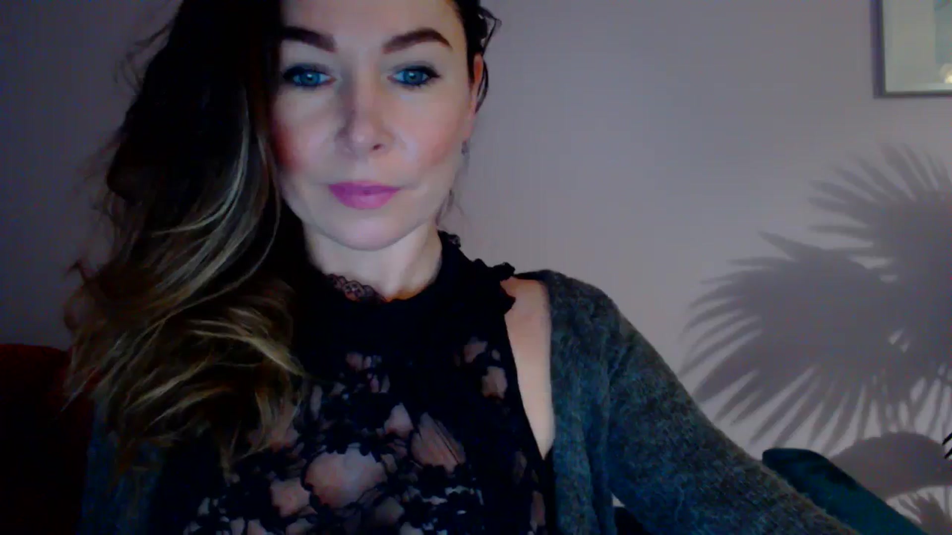 Gallery image thumbnail from Delilah_sweet's myfreecams stream on, 12/07/2023, 14:55 image 2 of 20