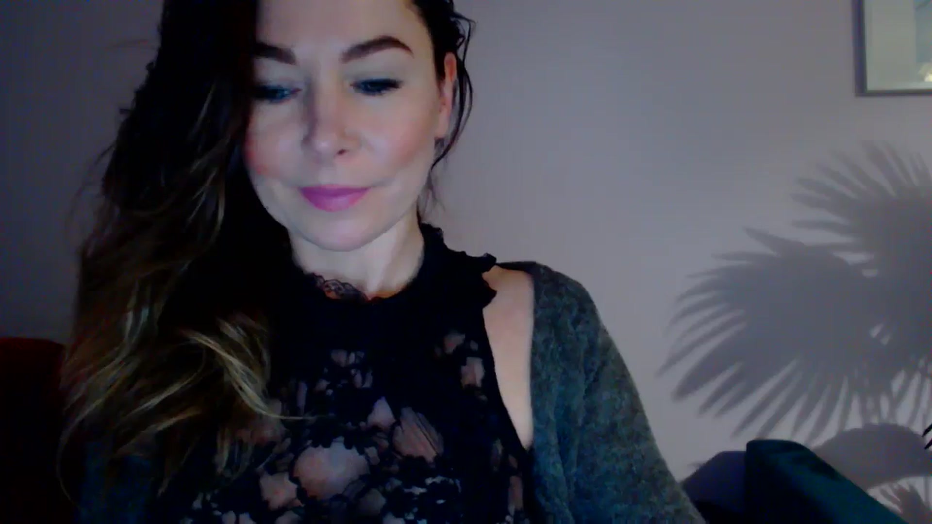 Gallery image thumbnail from Delilah_sweet's myfreecams stream on, 12/07/2023, 14:55 image 3 of 20