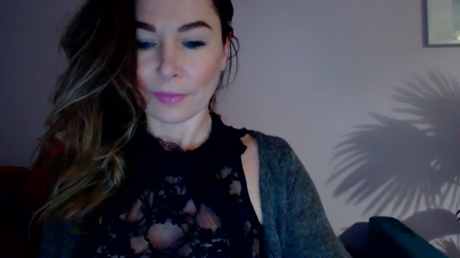 Gallery image thumbnail from Delilah_sweet's myfreecams stream on, 12/07/2023, 14:55 image 6 of 20