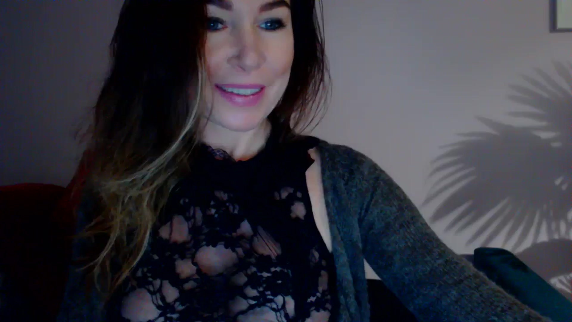 Gallery image thumbnail from Delilah_sweet's myfreecams stream on, 12/07/2023, 14:55 image 9 of 20