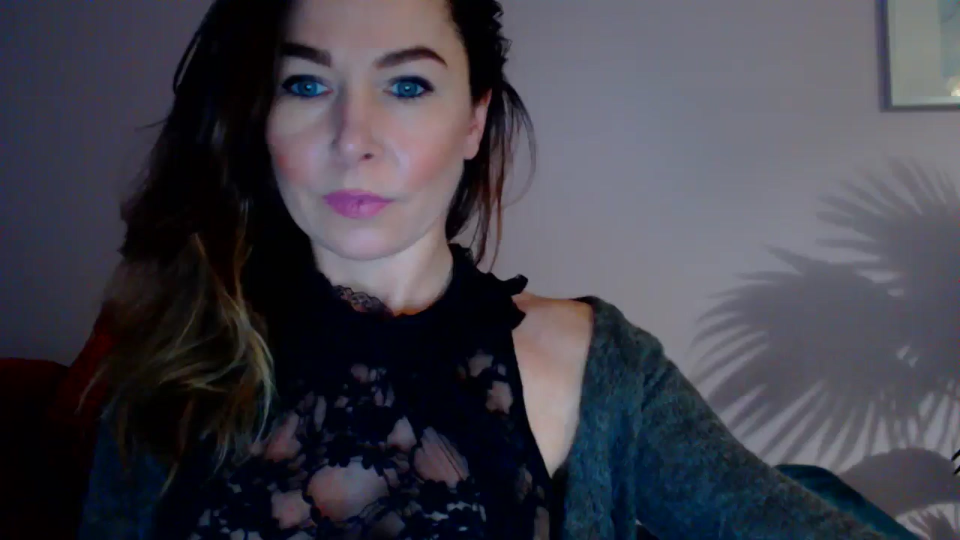 Gallery image thumbnail from Delilah_sweet's myfreecams stream on, 12/07/2023, 14:55 image 1 of 20
