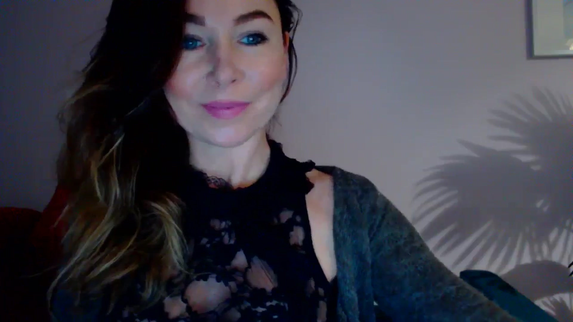 Gallery image thumbnail from Delilah_sweet's myfreecams stream on, 12/07/2023, 14:55 image 4 of 20