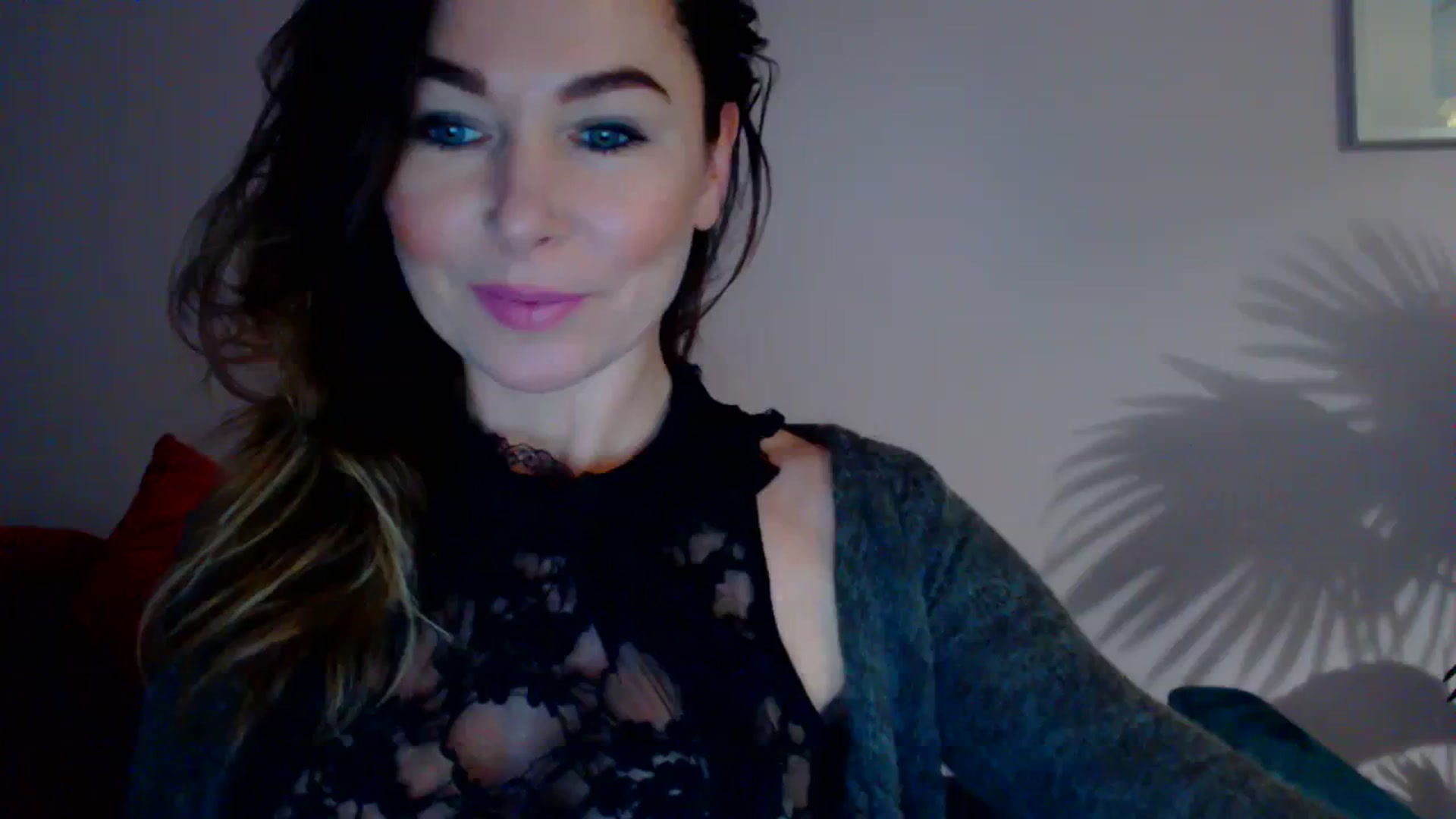 Gallery image thumbnail from Delilah_sweet's myfreecams stream on, 12/07/2023, 14:55 image 5 of 20