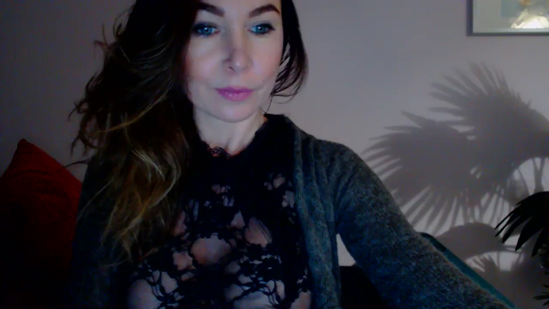 Gallery image thumbnail from Delilah_sweet's myfreecams stream on, 12/07/2023, 16:09 image 19 of 20