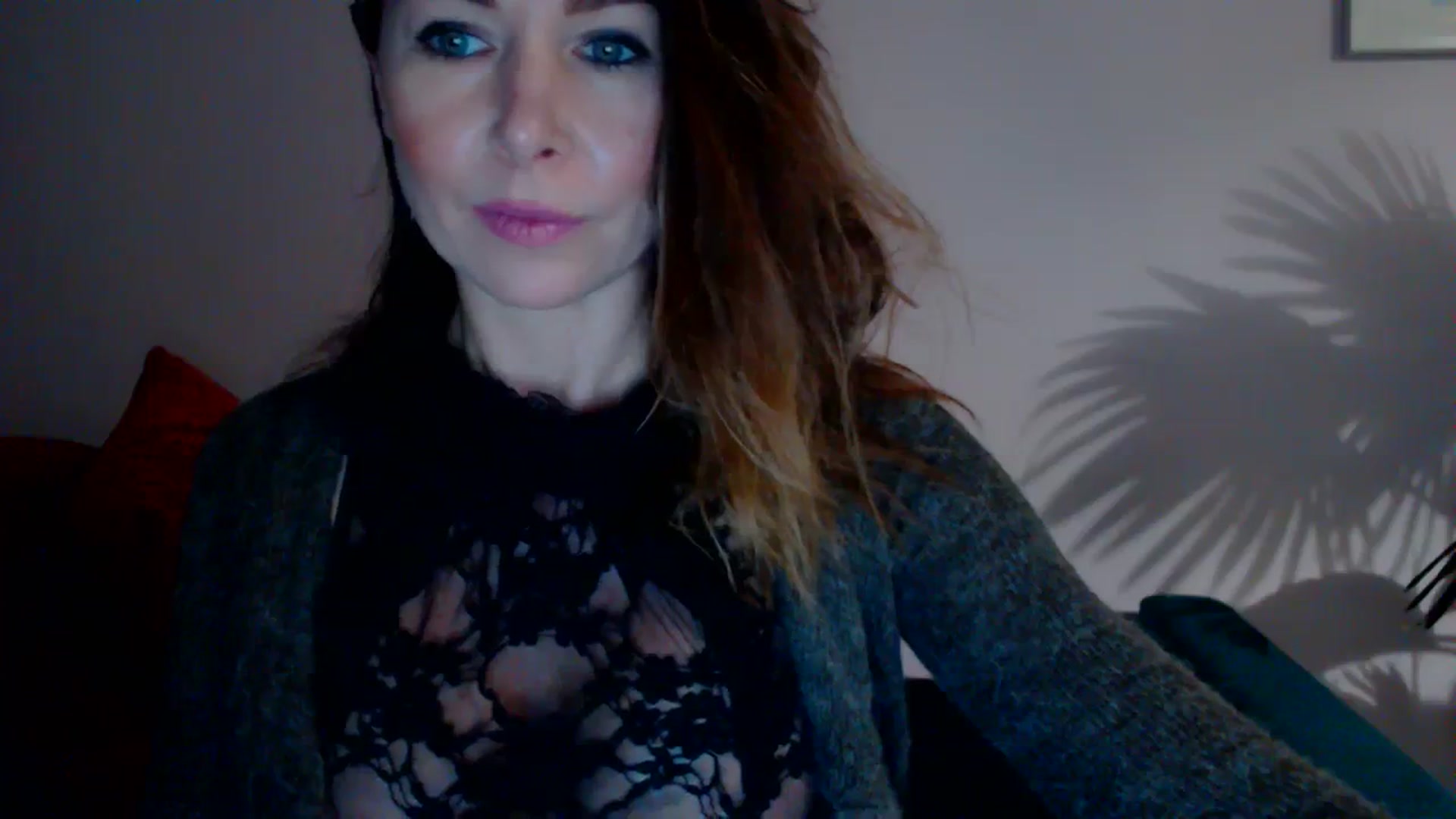 Gallery image thumbnail from Delilah_sweet's myfreecams stream on, 12/07/2023, 16:09 image 17 of 20