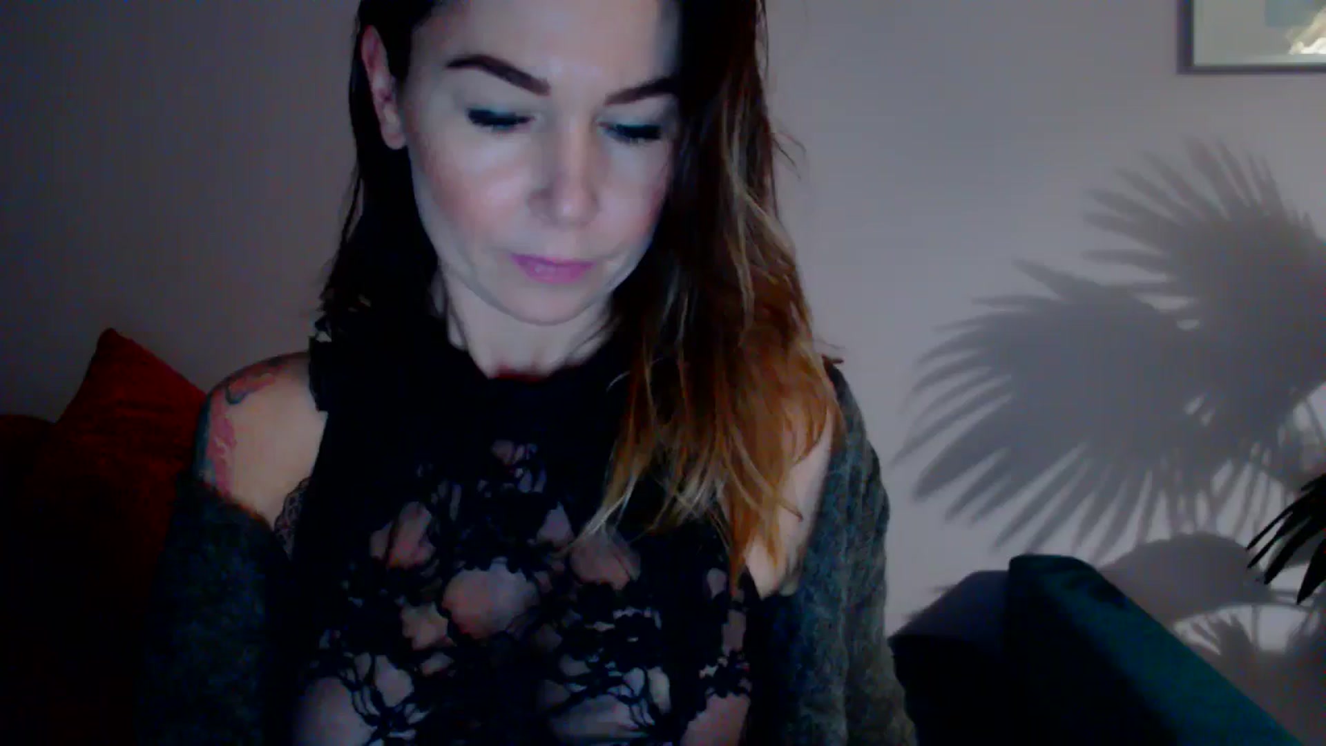 Gallery image thumbnail from Delilah_sweet's myfreecams stream on, 12/07/2023, 16:09 image 5 of 20