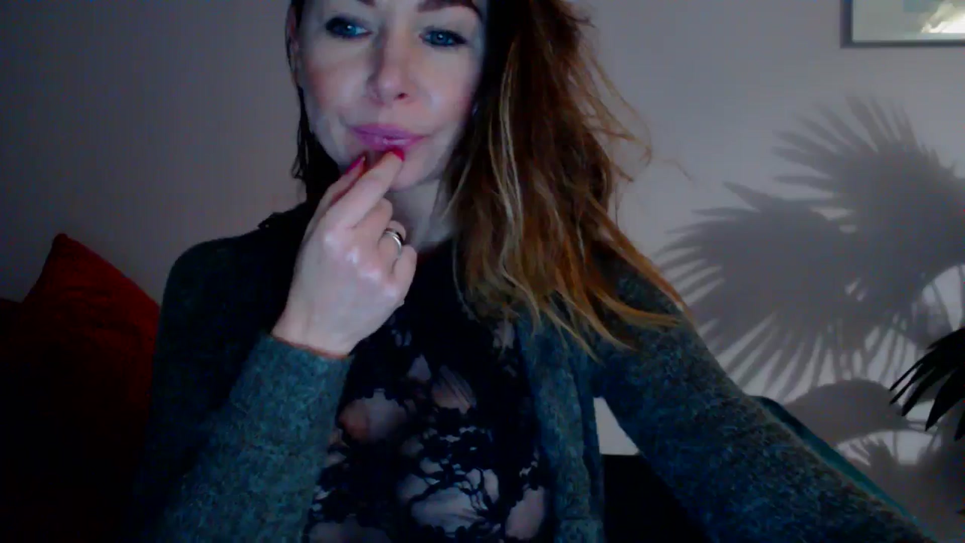 Gallery image thumbnail from Delilah_sweet's myfreecams stream on, 12/07/2023, 16:09 image 18 of 20