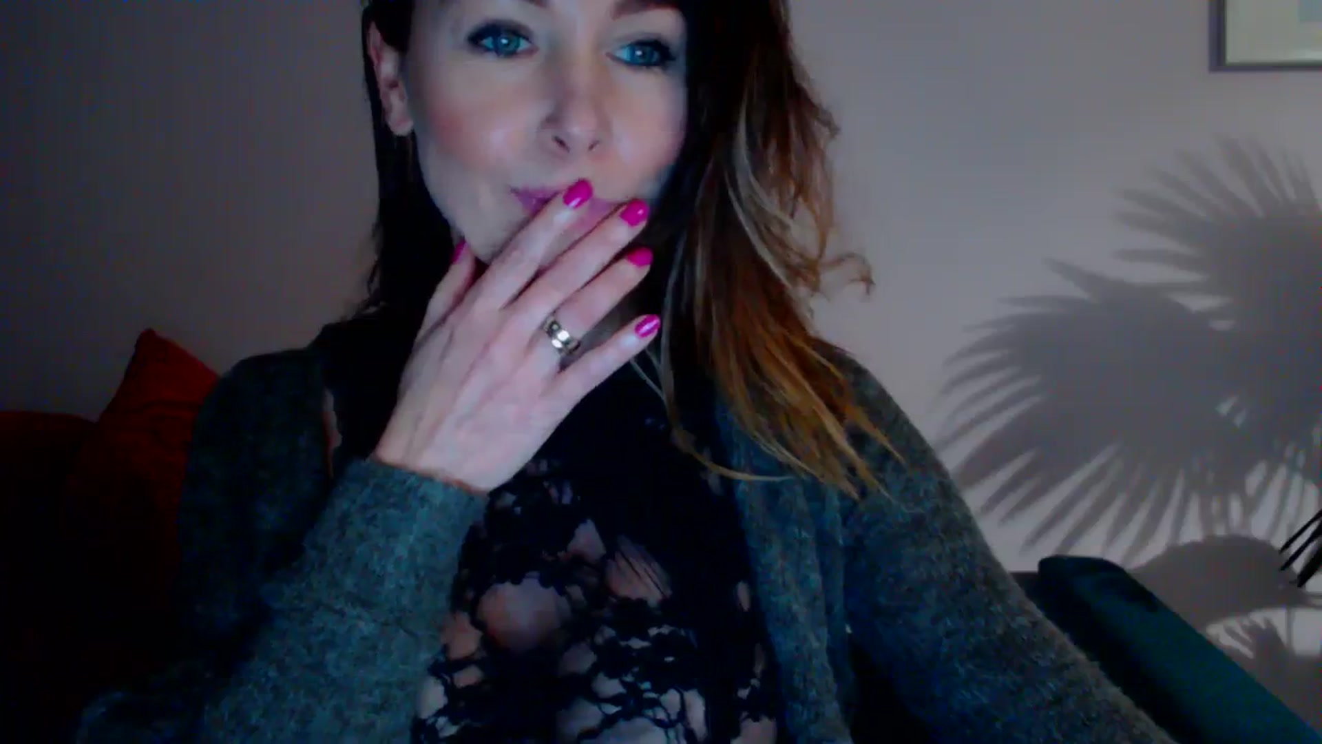 Gallery image thumbnail from Delilah_sweet's myfreecams stream on, 12/07/2023, 16:09 image 12 of 20