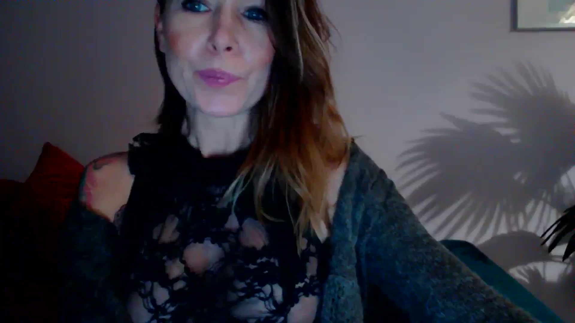 Gallery image thumbnail from Delilah_sweet's myfreecams stream on, 12/07/2023, 16:09 image 3 of 20