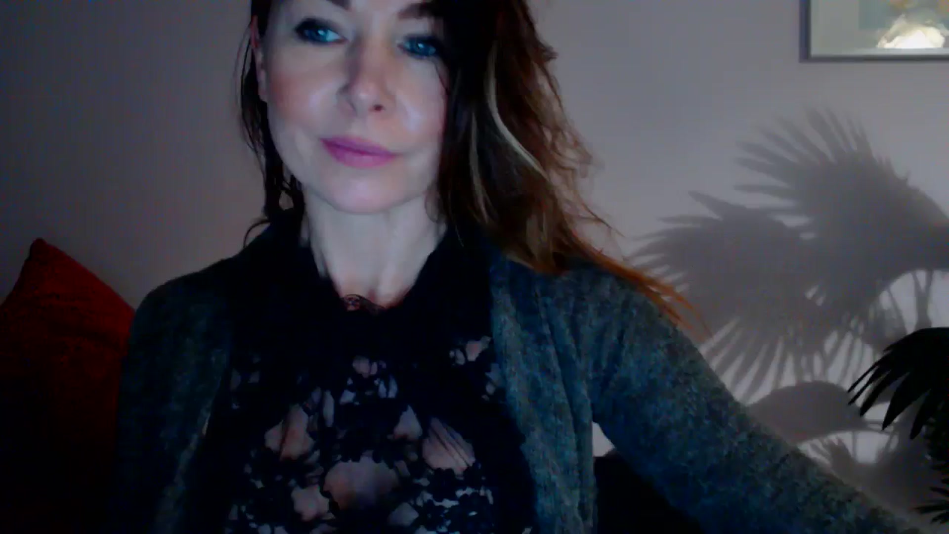 Gallery image thumbnail from Delilah_sweet's myfreecams stream on, 12/07/2023, 16:52 image 2 of 20