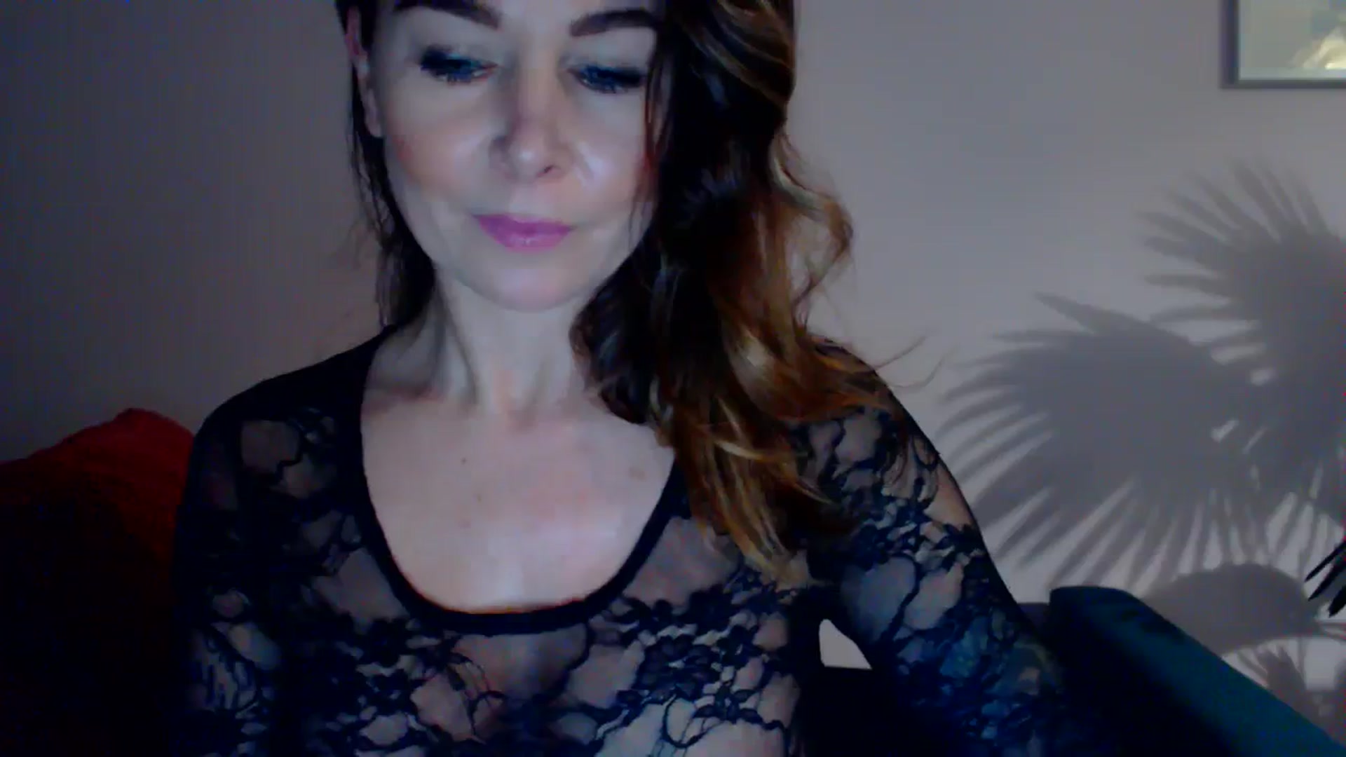 Gallery image thumbnail from Delilah_sweet's myfreecams stream on, 12/13/2023, 17:15 image 11 of 20