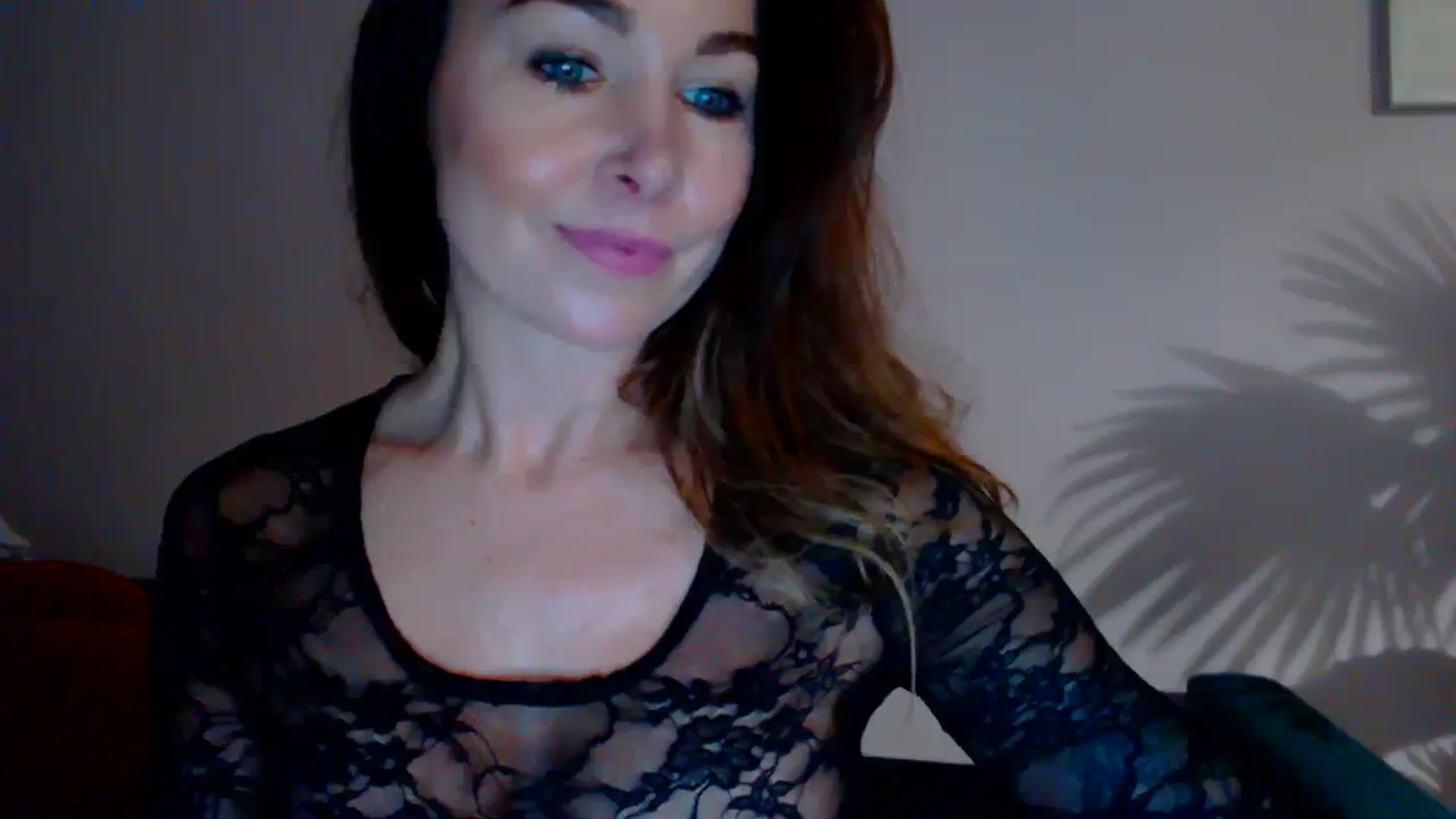Gallery image thumbnail from Delilah_sweet's myfreecams stream on, 12/13/2023, 18:09 image 10 of 20