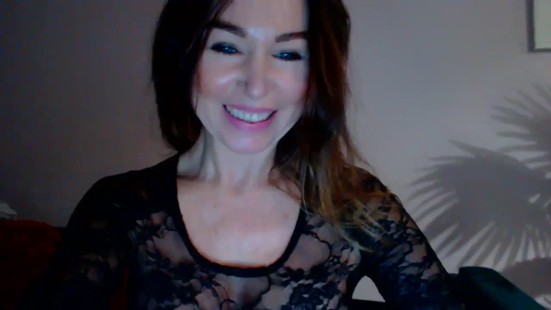 Gallery image thumbnail from Delilah_sweet's myfreecams stream on, 12/13/2023, 18:09 image 8 of 20
