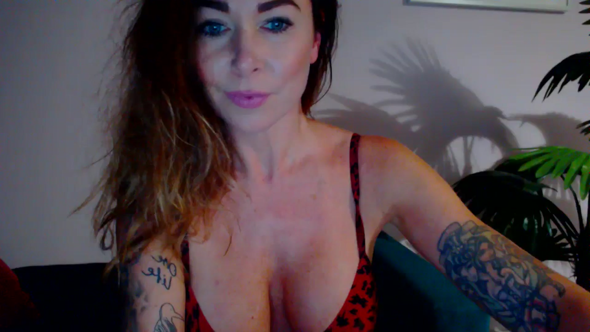 Gallery image thumbnail from Delilah_sweet's myfreecams stream on, 01/02/2024, 17:25 image 11 of 20