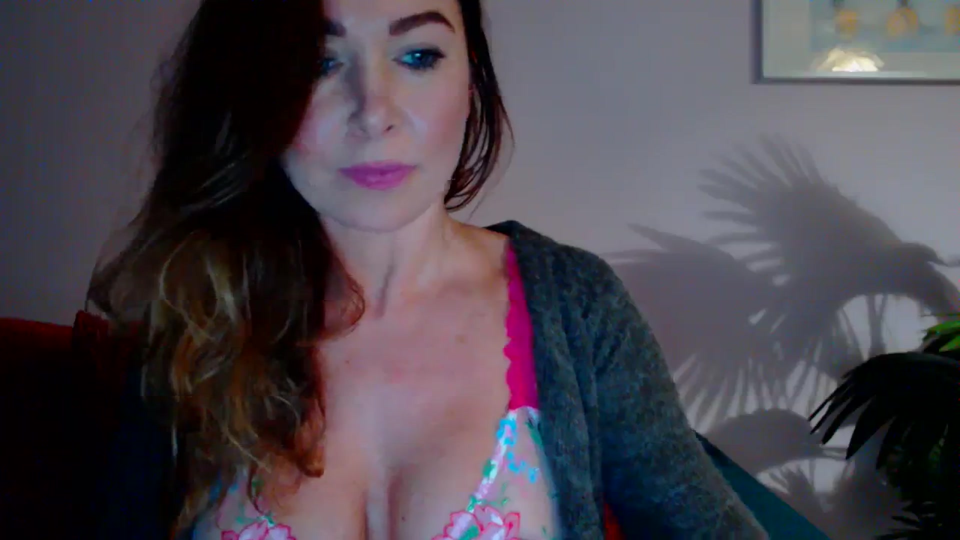 Gallery image thumbnail from Delilah_sweet's myfreecams stream on, 01/03/2024, 18:03 image 14 of 20