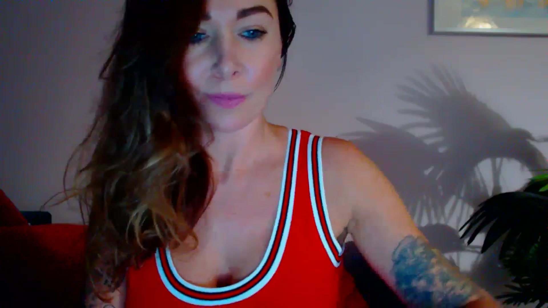 Gallery image thumbnail from Delilah_sweet's myfreecams stream on, 01/04/2024, 15:42 image 16 of 20