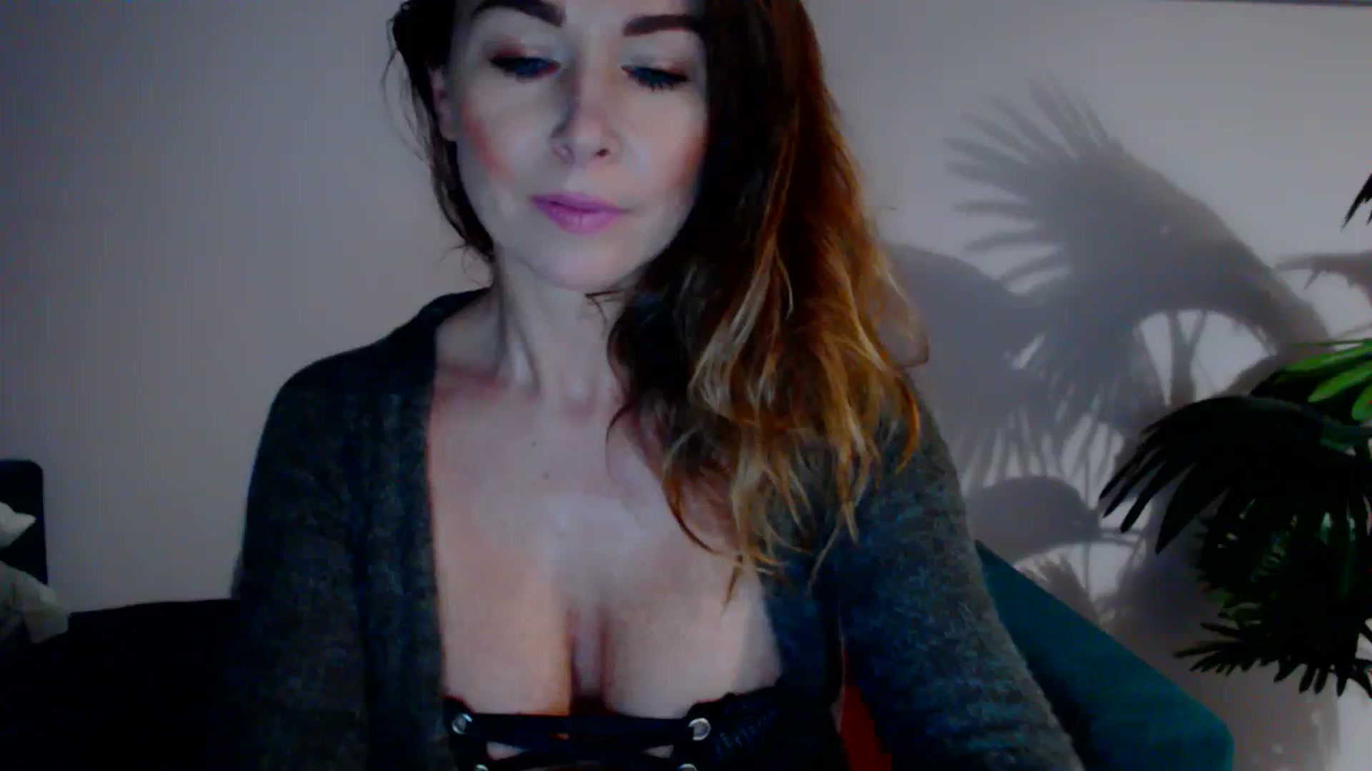 Gallery image thumbnail from Delilah_sweet's myfreecams stream on, 01/09/2024, 17:11 image 12 of 20