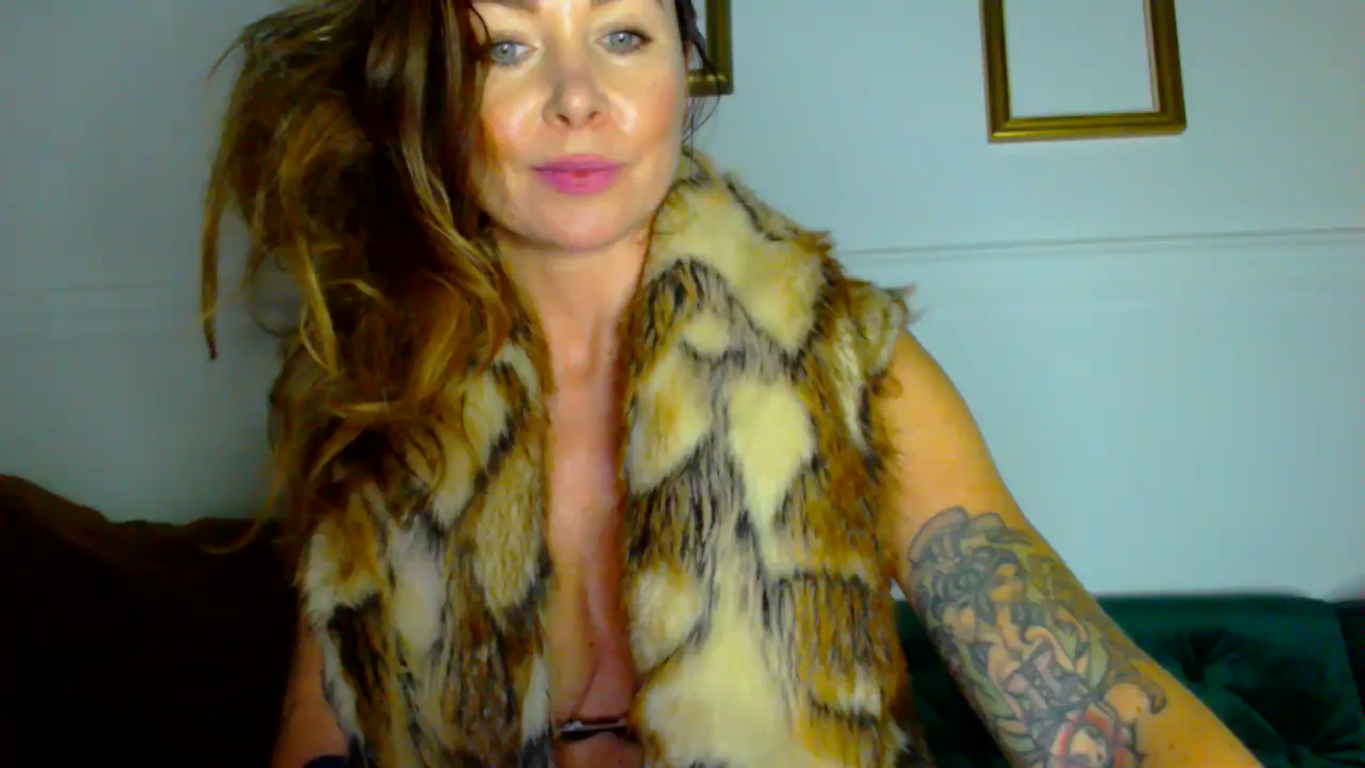 Gallery image thumbnail from Delilah_sweet's myfreecams stream on, 01/16/2024, 18:11 image 18 of 20
