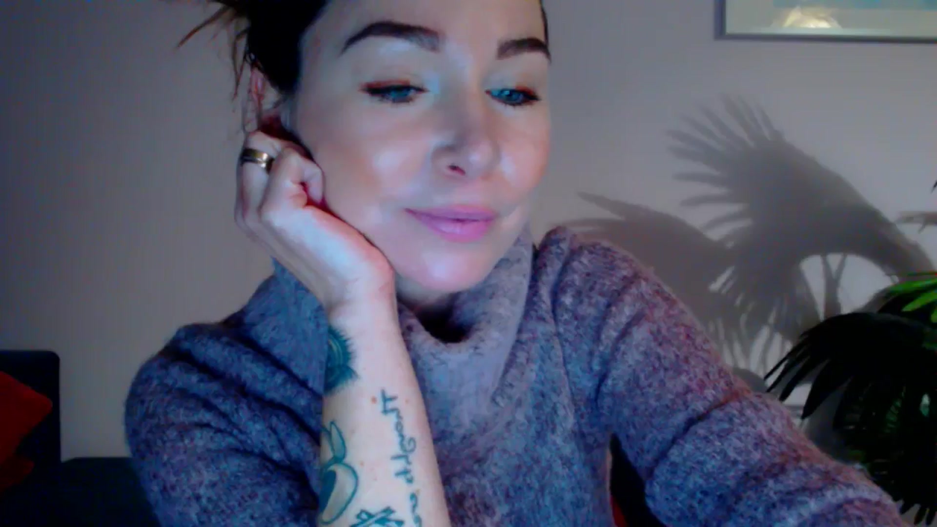 Gallery image thumbnail from Delilah_sweet's myfreecams stream on, 01/25/2024, 15:08 image 17 of 20