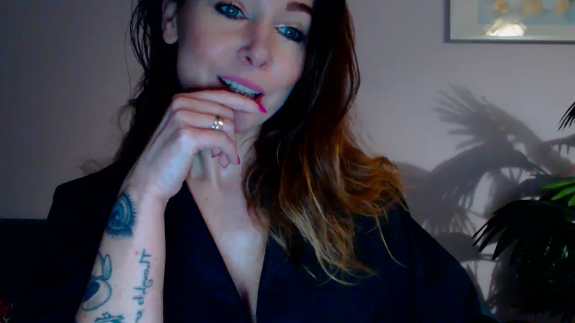Gallery image thumbnail from Delilah_sweet's myfreecams stream on, 03/20/2024, 20:00 image 16 of 20