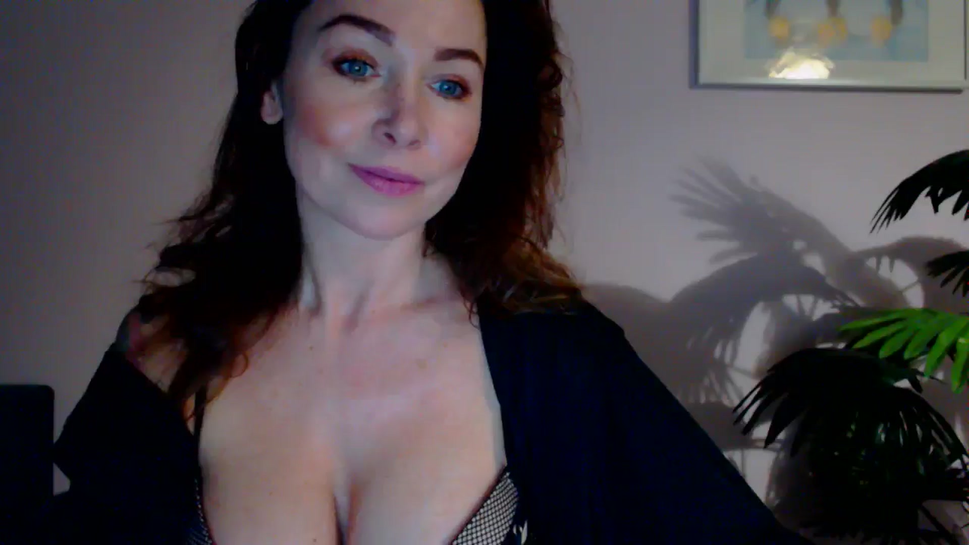 Gallery image thumbnail from Delilah_sweet's myfreecams stream on, 03/27/2024, 18:12 image 16 of 20