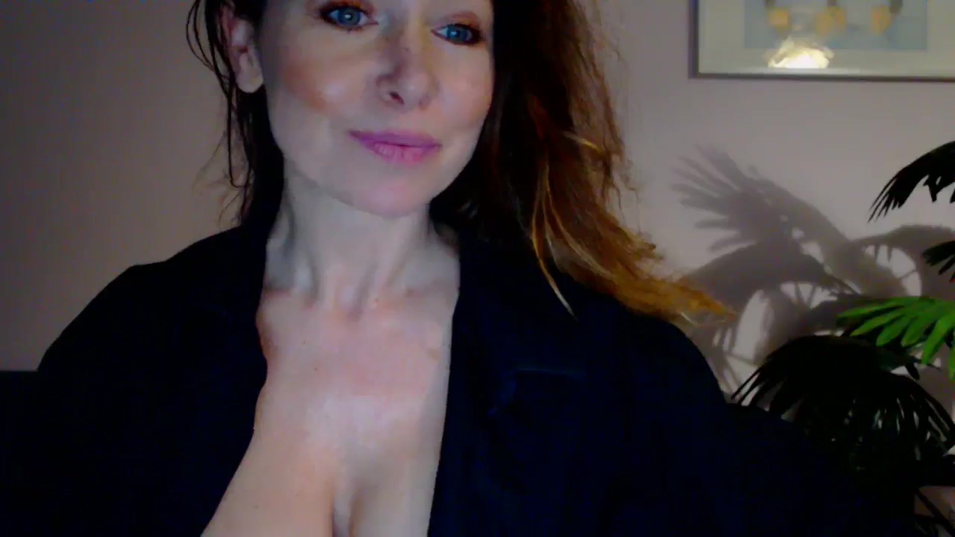 Gallery image thumbnail from Delilah_sweet's myfreecams stream on, 03/27/2024, 18:29 image 15 of 20