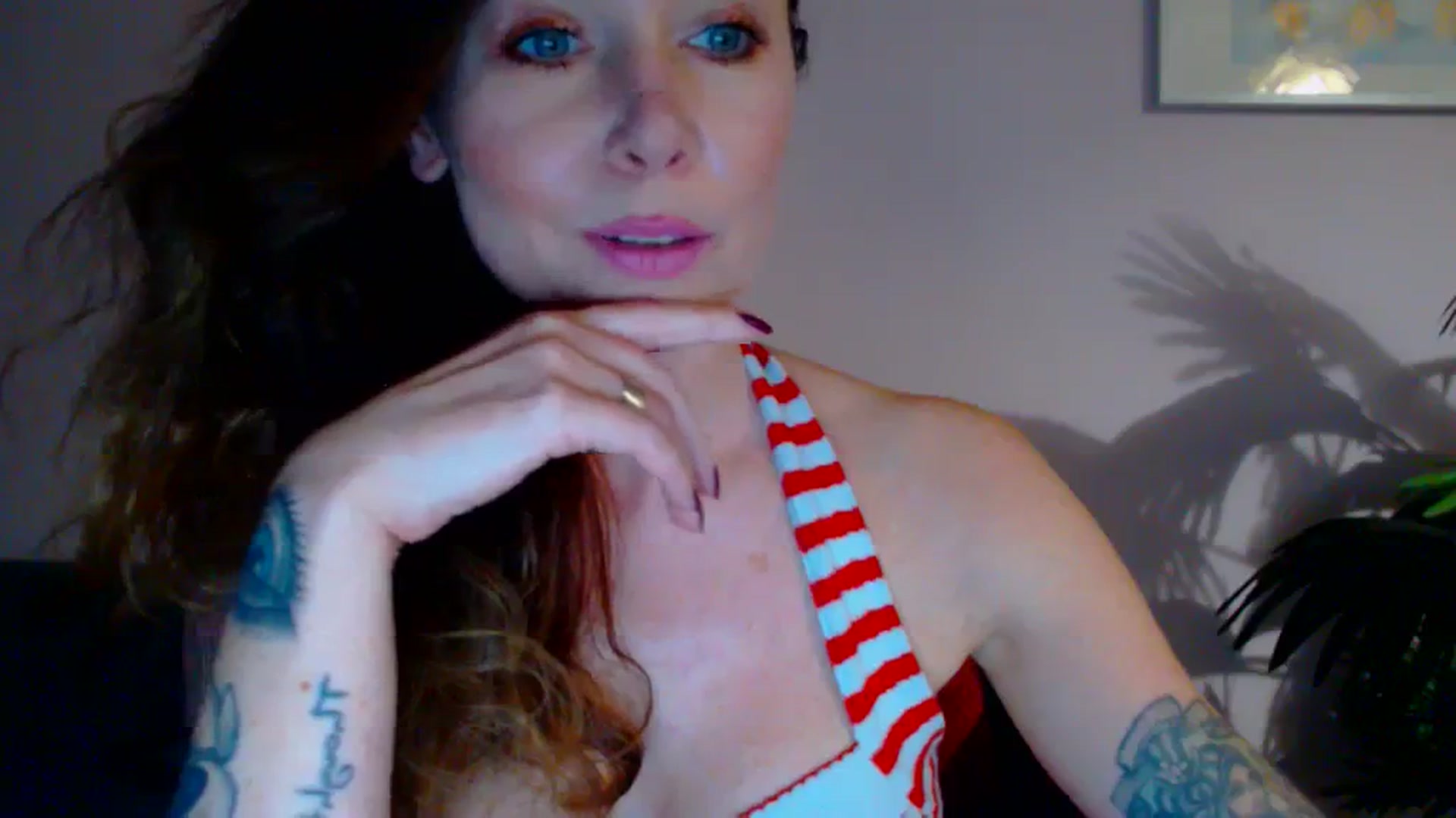 Gallery image thumbnail from Delilah_sweet's myfreecams stream on, 04/03/2024, 17:01 image 4 of 20