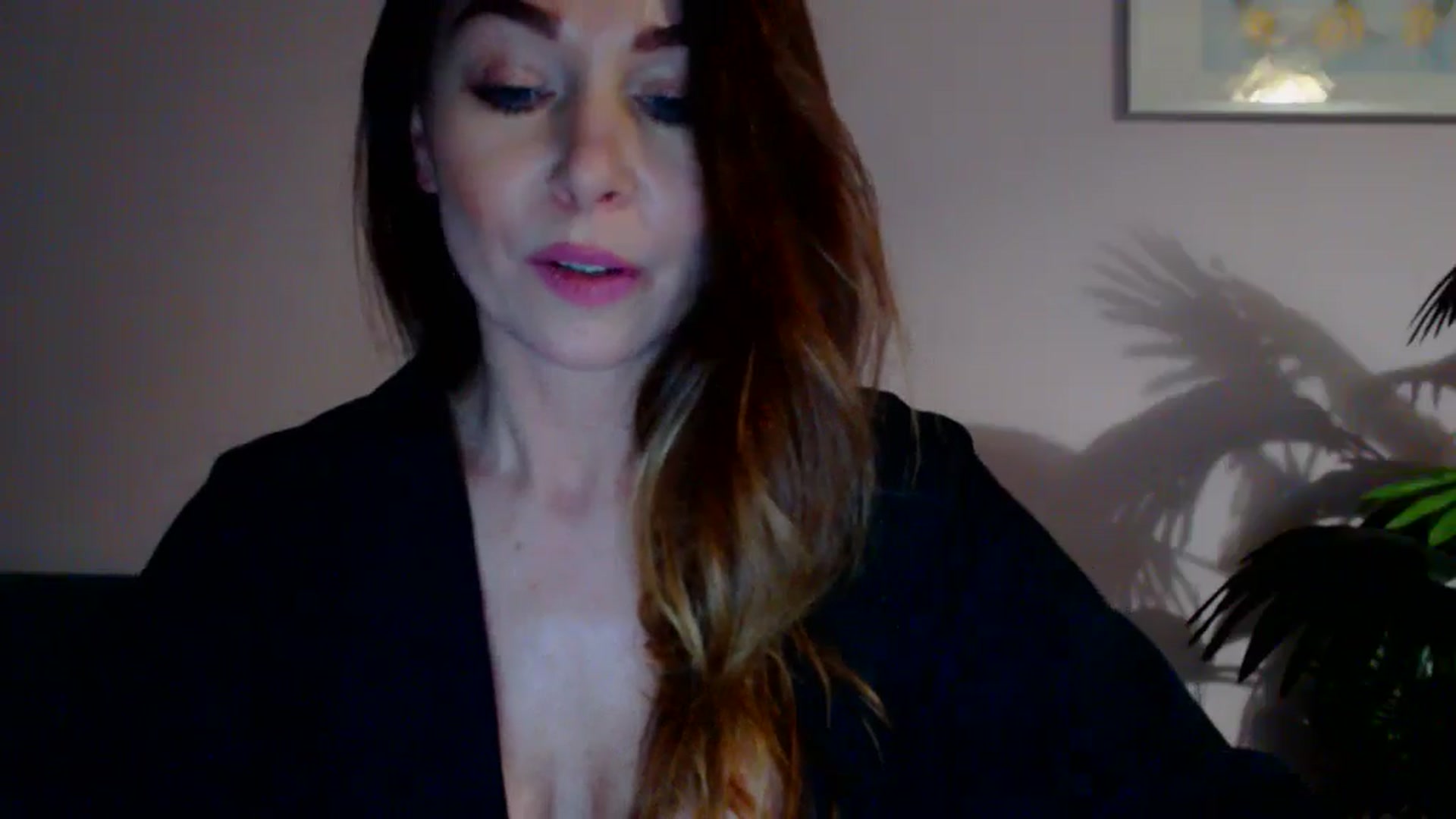 Gallery image thumbnail from Delilah_sweet's myfreecams stream on, 04/17/2024, 18:46 image 17 of 20