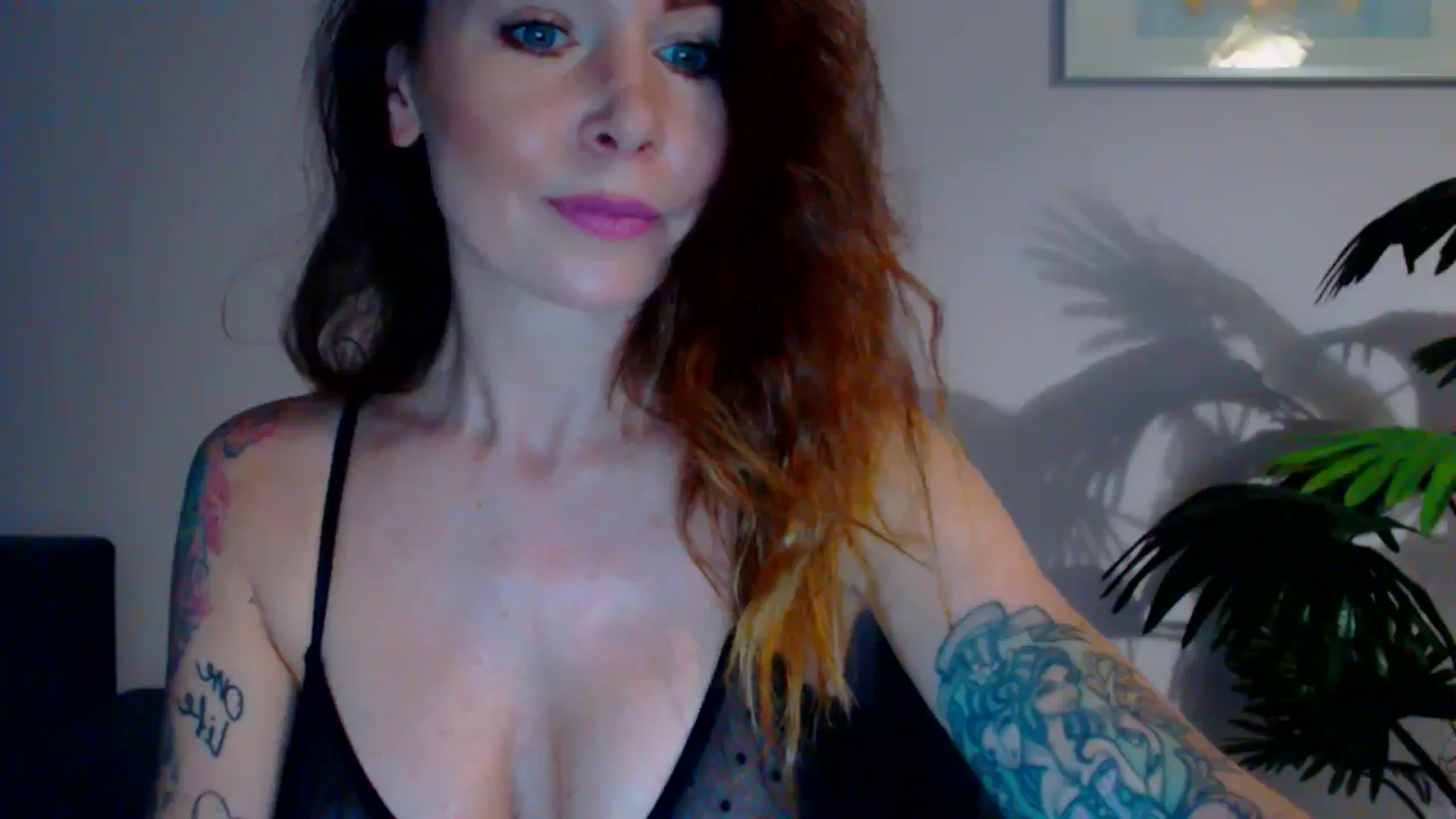 Gallery image thumbnail from Delilah_sweet's myfreecams stream on, 05/06/2024, 16:06 image 15 of 20