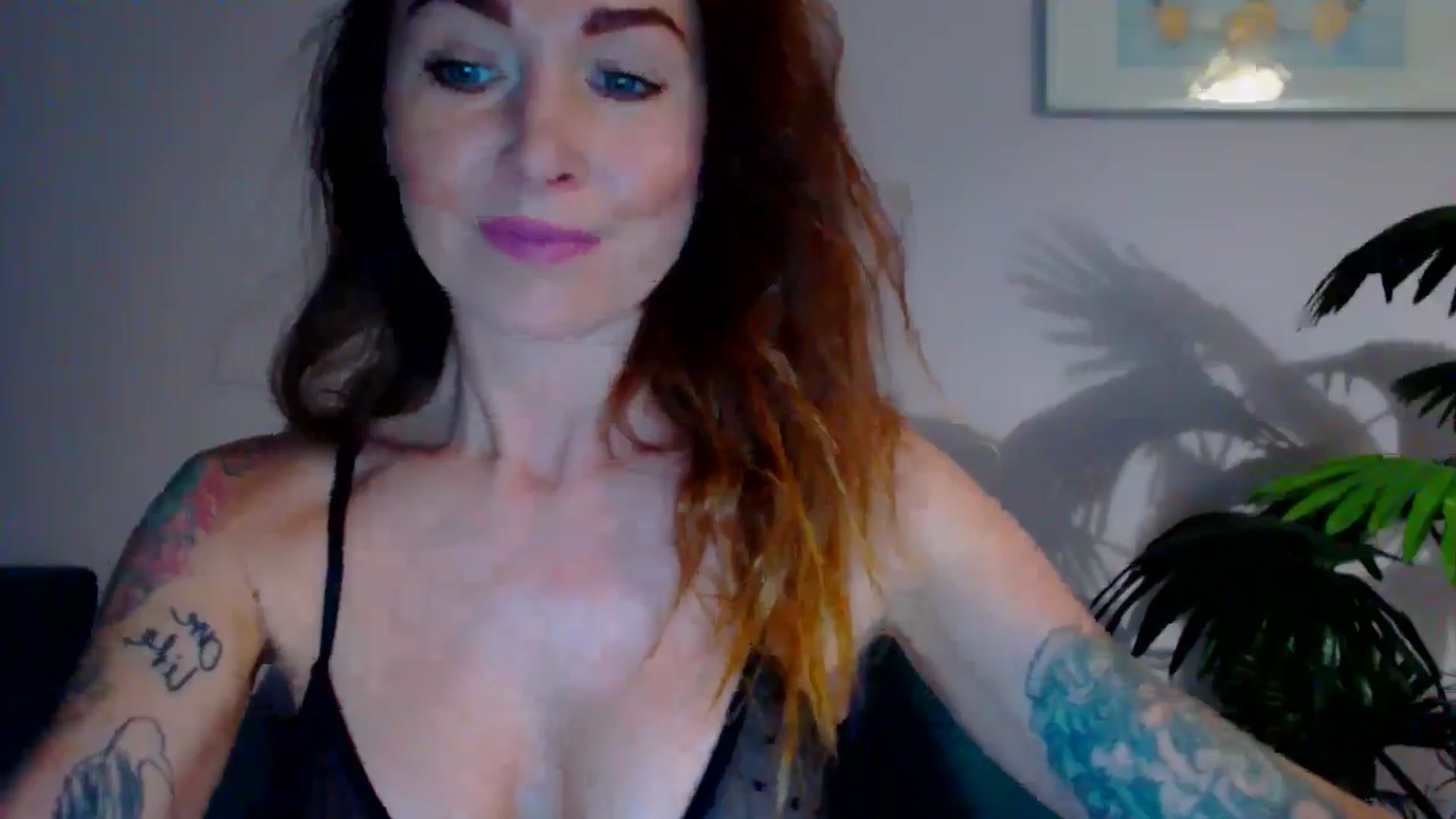 Gallery image thumbnail from Delilah_sweet's myfreecams stream on, 05/06/2024, 16:06 image 17 of 20