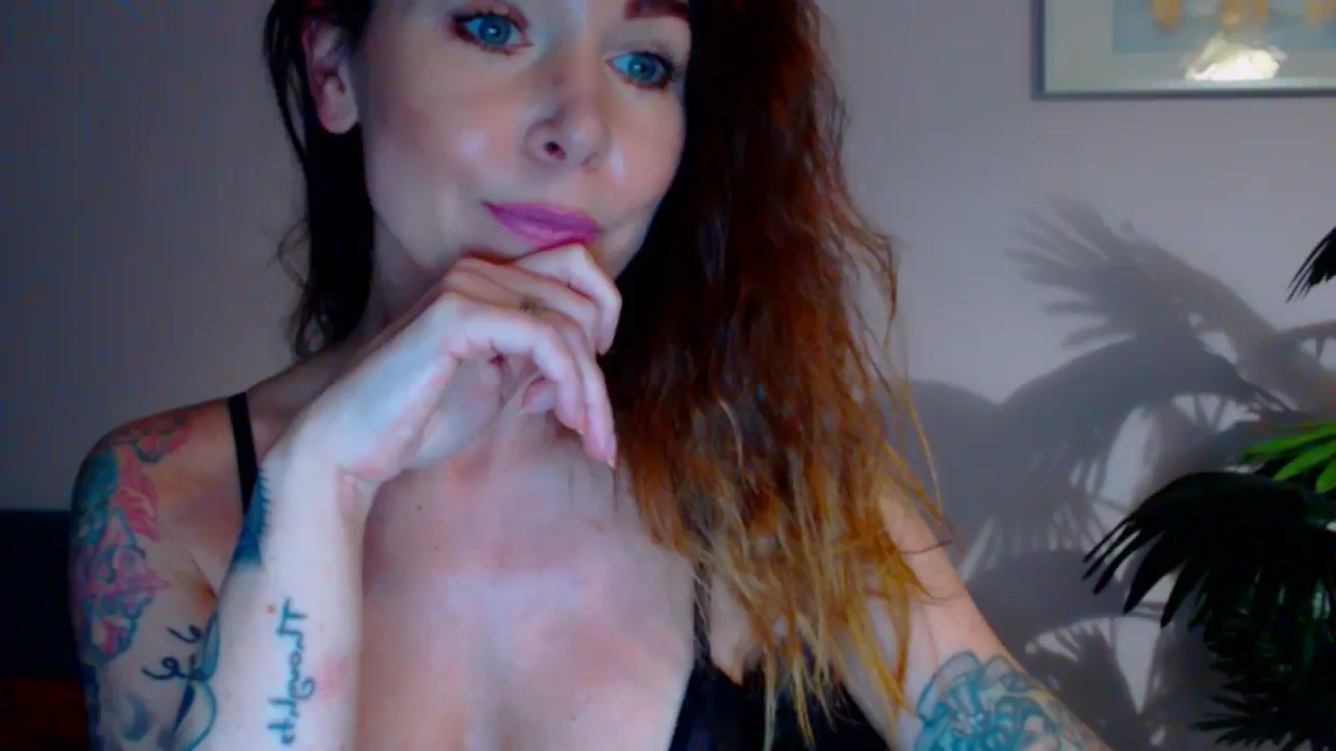 Gallery image thumbnail from Delilah_sweet's myfreecams stream on, 05/06/2024, 18:01 image 17 of 20