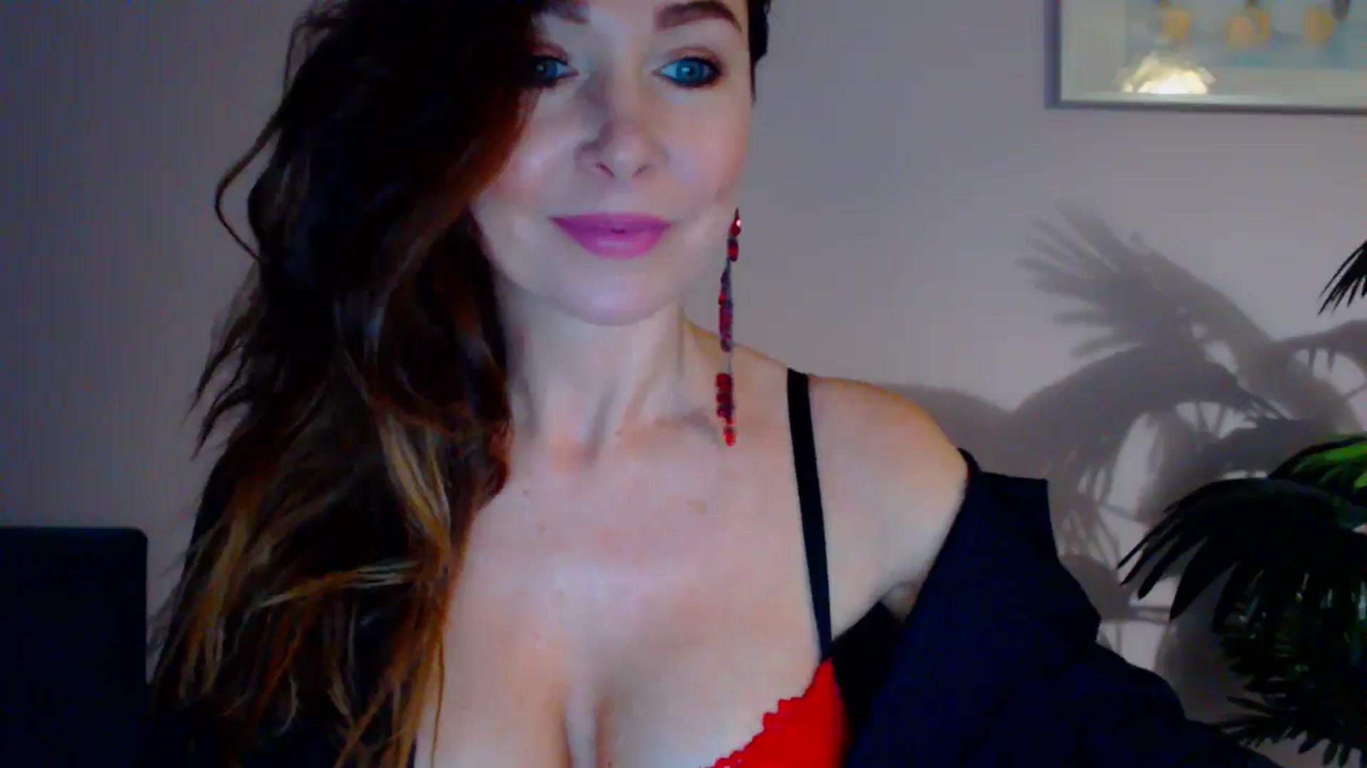Gallery image thumbnail from Delilah_sweet's myfreecams stream on, 05/08/2024, 15:28 image 7 of 20