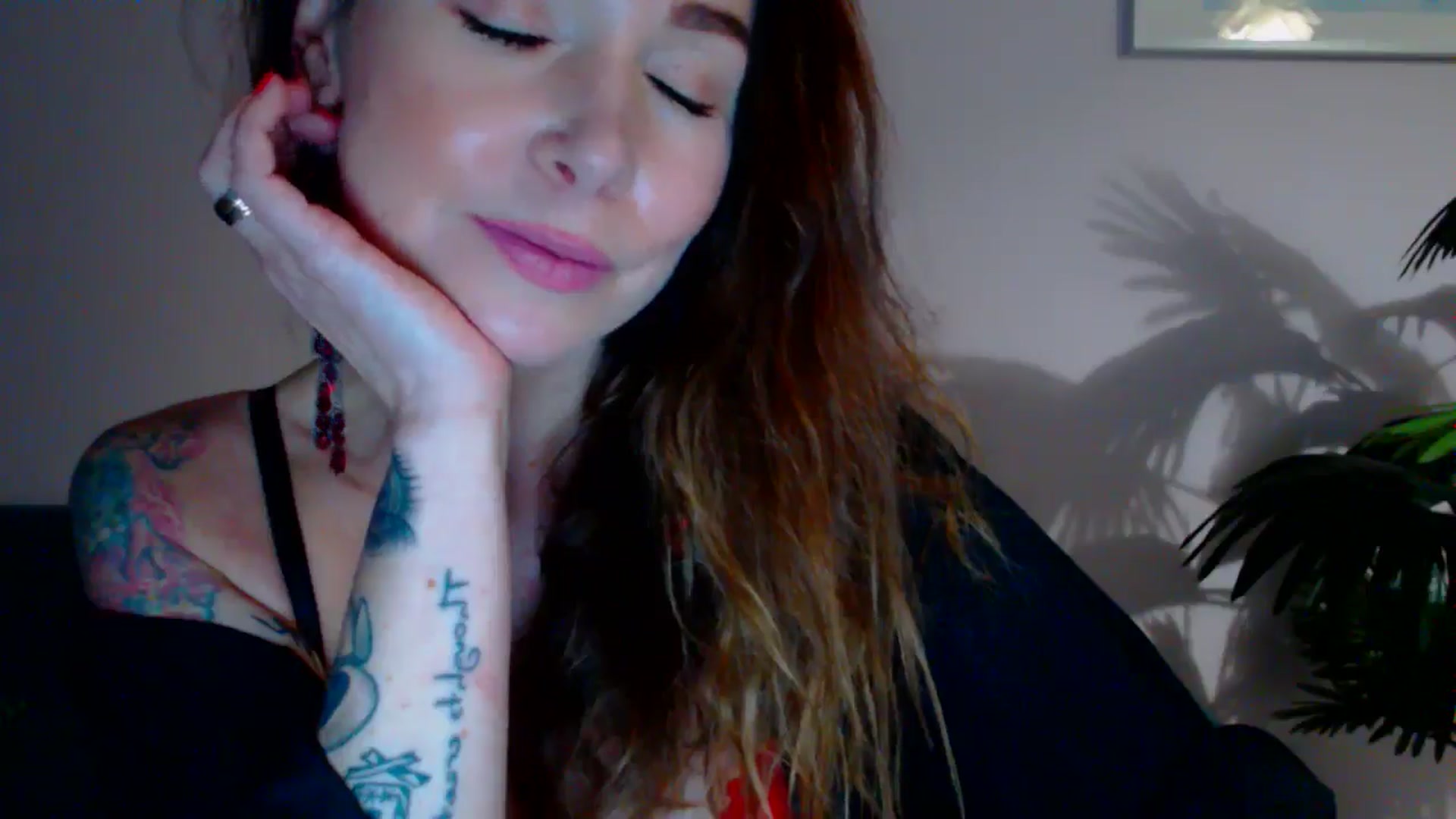 Gallery image thumbnail from Delilah_sweet's myfreecams stream on, 05/08/2024, 17:24 image 17 of 20