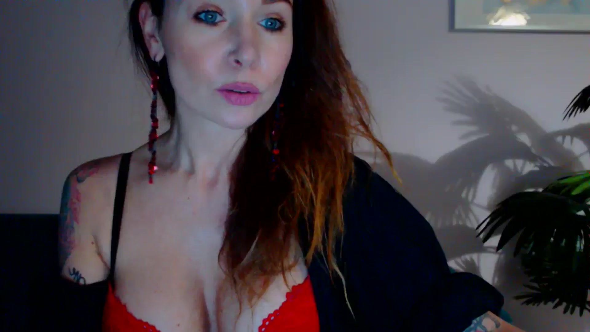 Gallery image thumbnail from Delilah_sweet's myfreecams stream on, 05/08/2024, 17:24 image 5 of 20