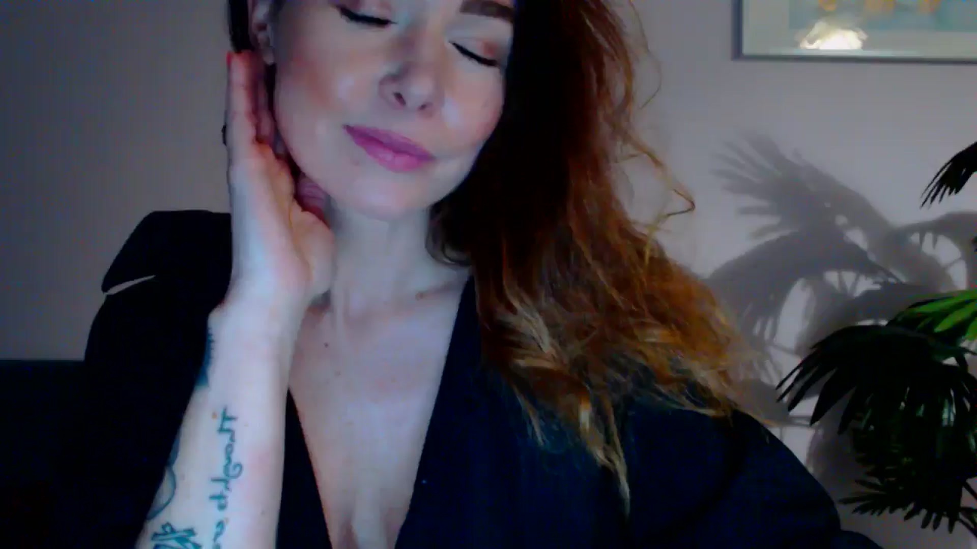 Gallery image thumbnail from Delilah_sweet's myfreecams stream on, 05/13/2024, 17:43 image 6 of 20