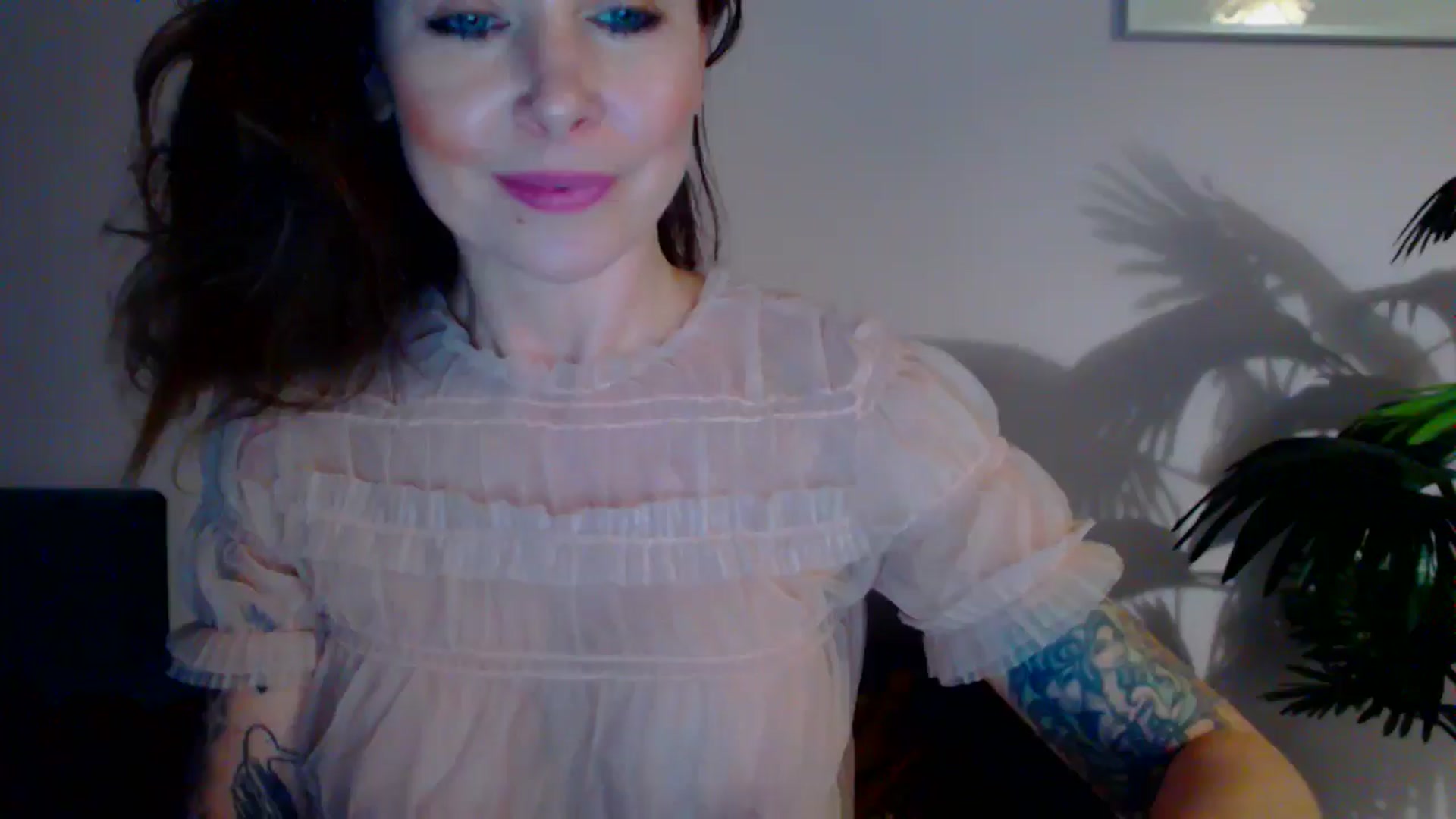 Gallery image thumbnail from Delilah_sweet's myfreecams stream on, 05/14/2024, 16:34 image 1 of 20